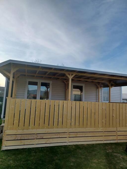 CHALETS MERCURE am Wallersee zum Vermieten Helming Exterior foto